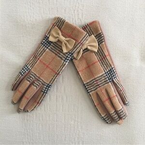 Tickled Pink Plaid Gloves Women's Size Small Houndstooth Faux Leather Bow